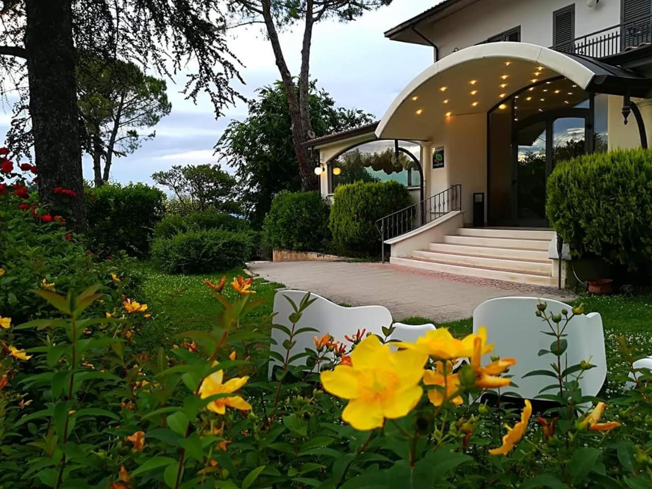 Hotel Panorama San Valentino in Abruzzo Citeriore Dış mekan fotoğraf